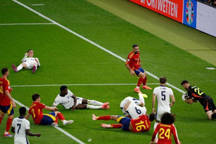 #西班牙2比1英格兰# 冠军属于西班牙队！北京时间7月15日凌晨3点，2024欧