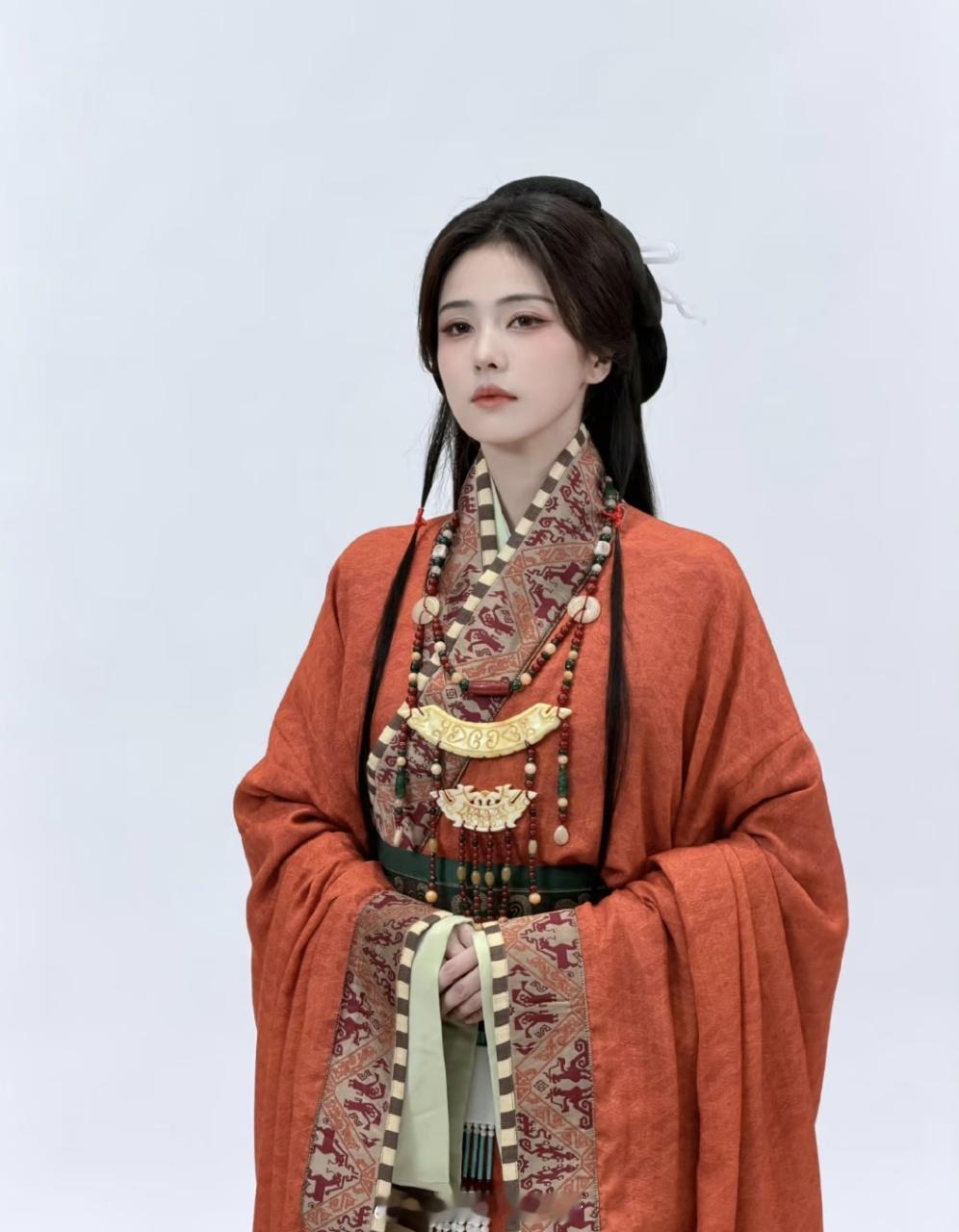白鹿只吃熟食白鹿不吃生的奔跑吧 有人觉得生食鲜美，有人和白鹿一样只吃熟食，你们觉