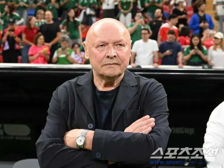 据《体育朝鲜》报道，捷克队主帅米罗斯拉夫-库贝克赛后承认不敌韩国队。北京时间6月