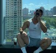 网上那份疯传的各省身高排行榜，山东大汉永远霸榜。
好像北方人天生就高人一等，南方