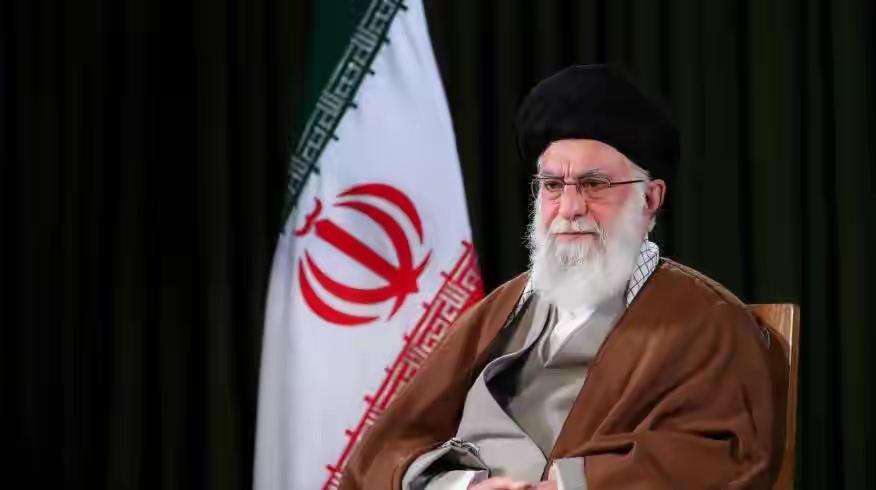 24小时连下三道“追杀令”！伊朗急眼了：别逼我同归于尽！真把波斯猫逼急了，吃肉都