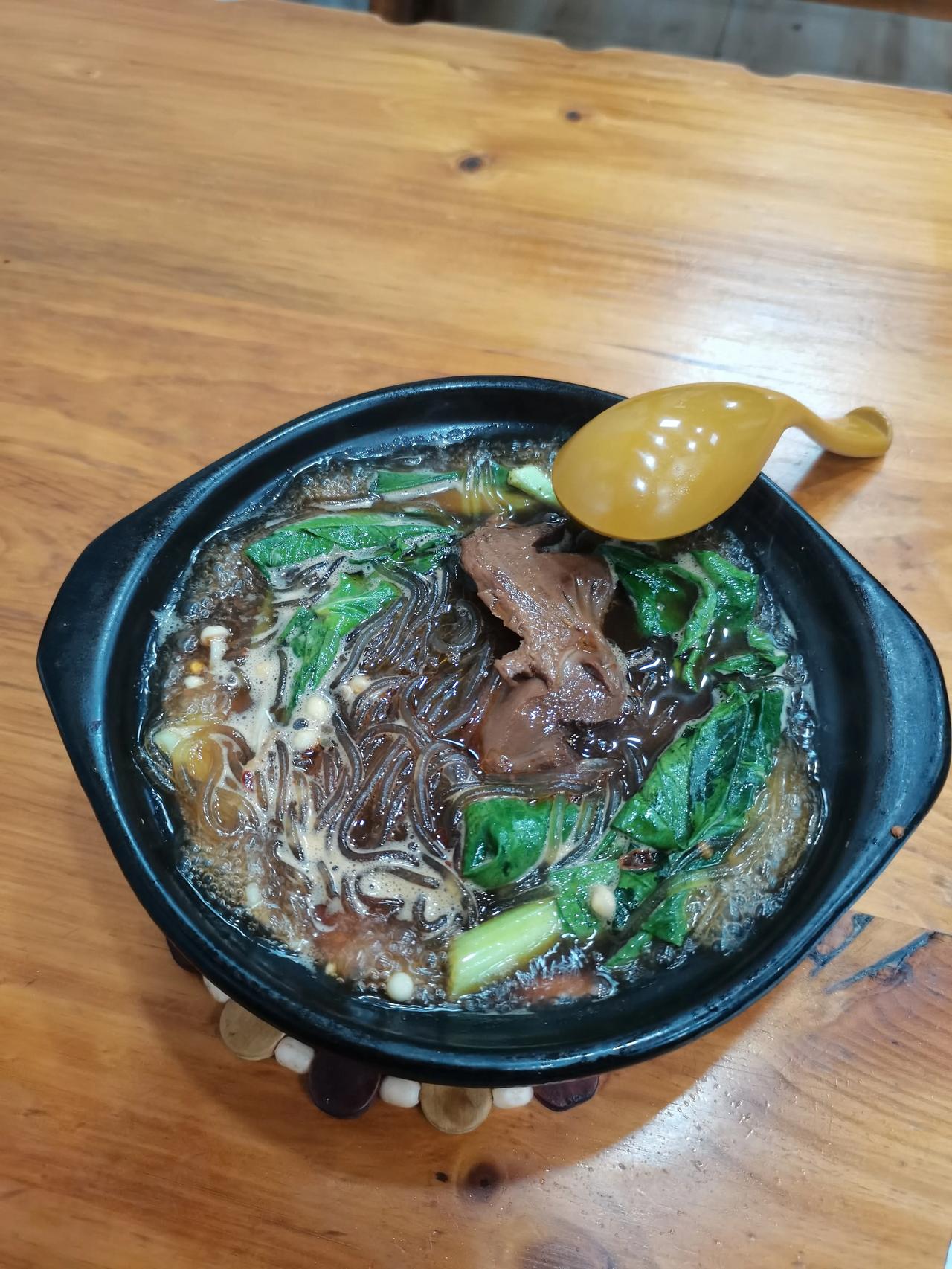 在有些欲望满足不了的时候，
食欲就尽量满足，
压制后的食欲会爆发更大的欲望。
