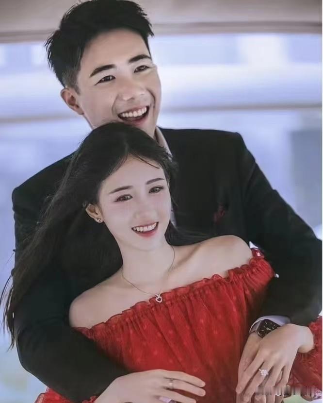 特步二公主和七匹狼公子，太让人意外了！
 
6月2号傍晚，特步二公主丁佳敏和七匹