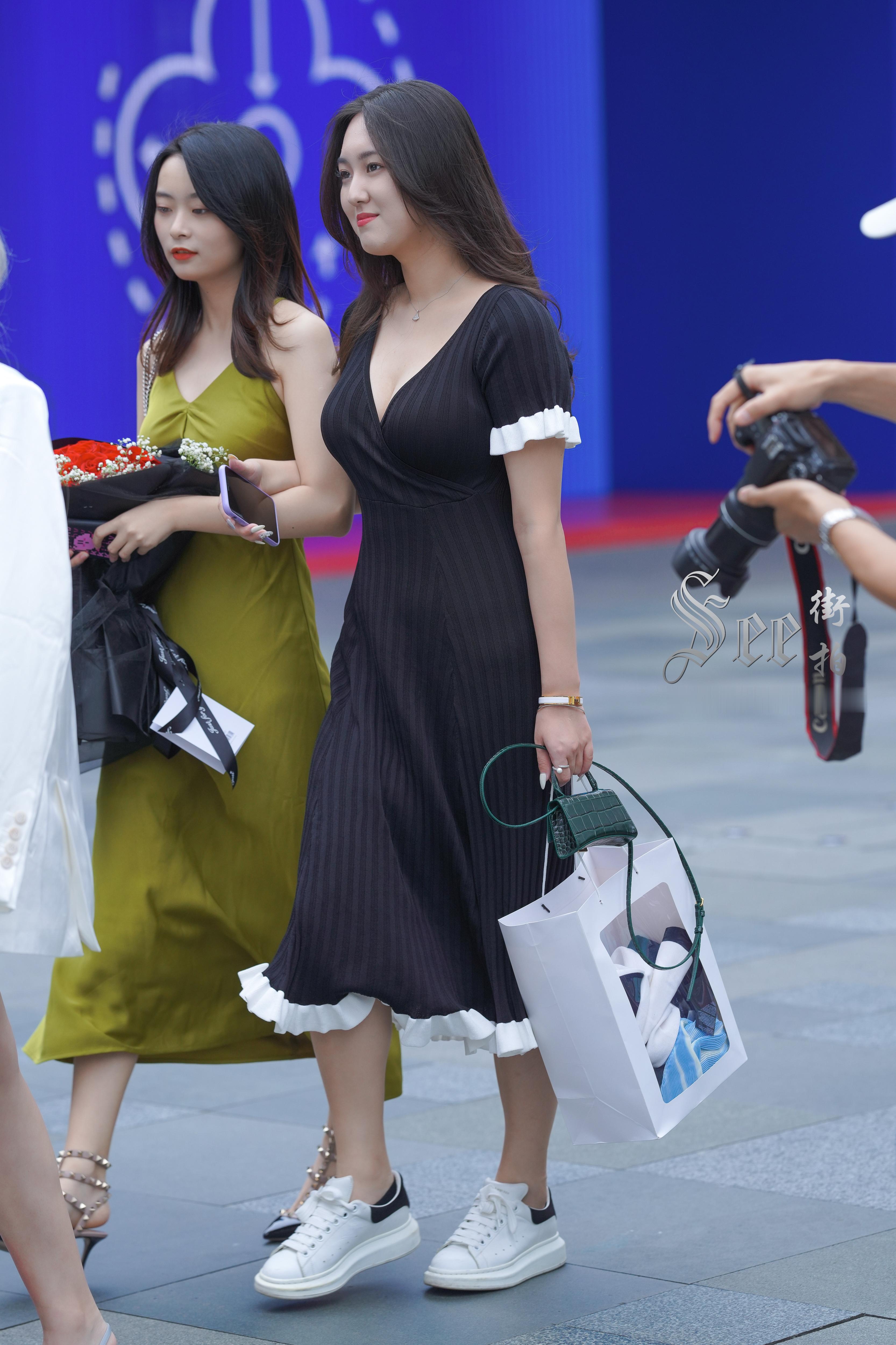 可爱甜美气质~~ ​​​