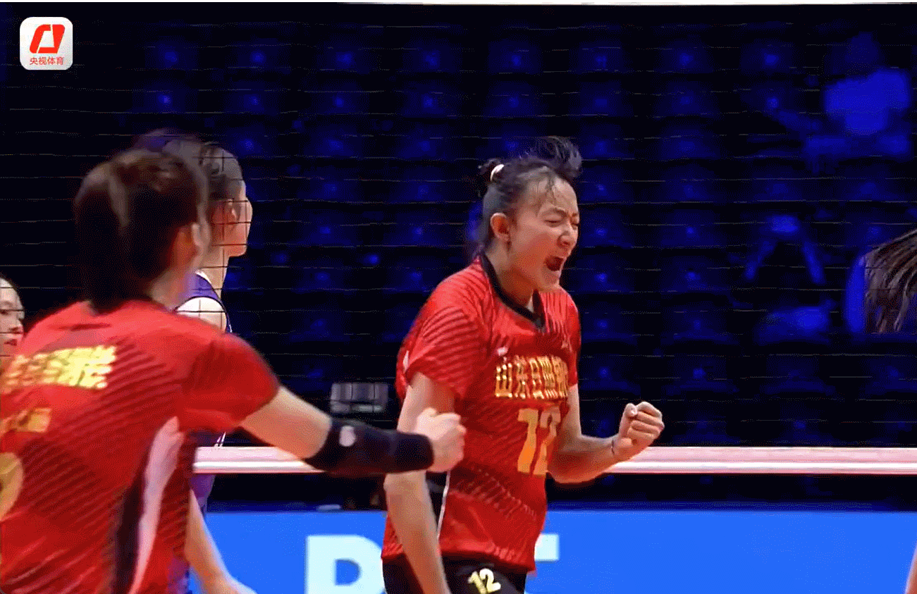 山东队3-0（25-14/25-17/25-13）北京队 山东女排直落三局击败北