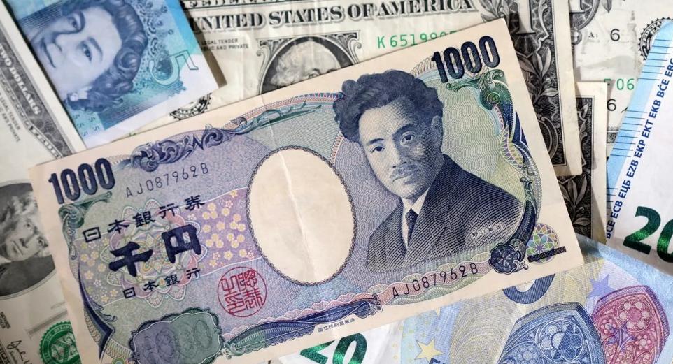 周一日元兑欧元和瑞士法郎跌至接近历史低点。

日元兑美元接近11个月低点，兑澳元