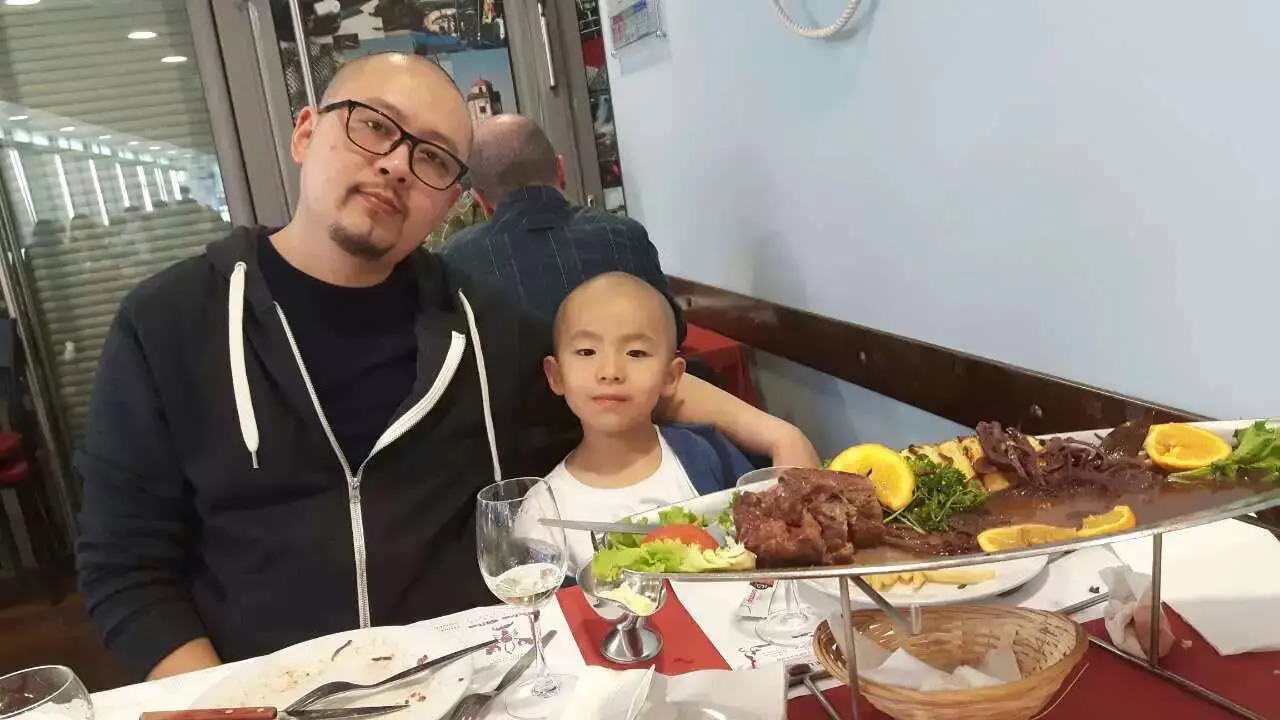 我自己看自己没有感觉自己老了，但每当和孩子在一起，看着他们慢慢长大，我...