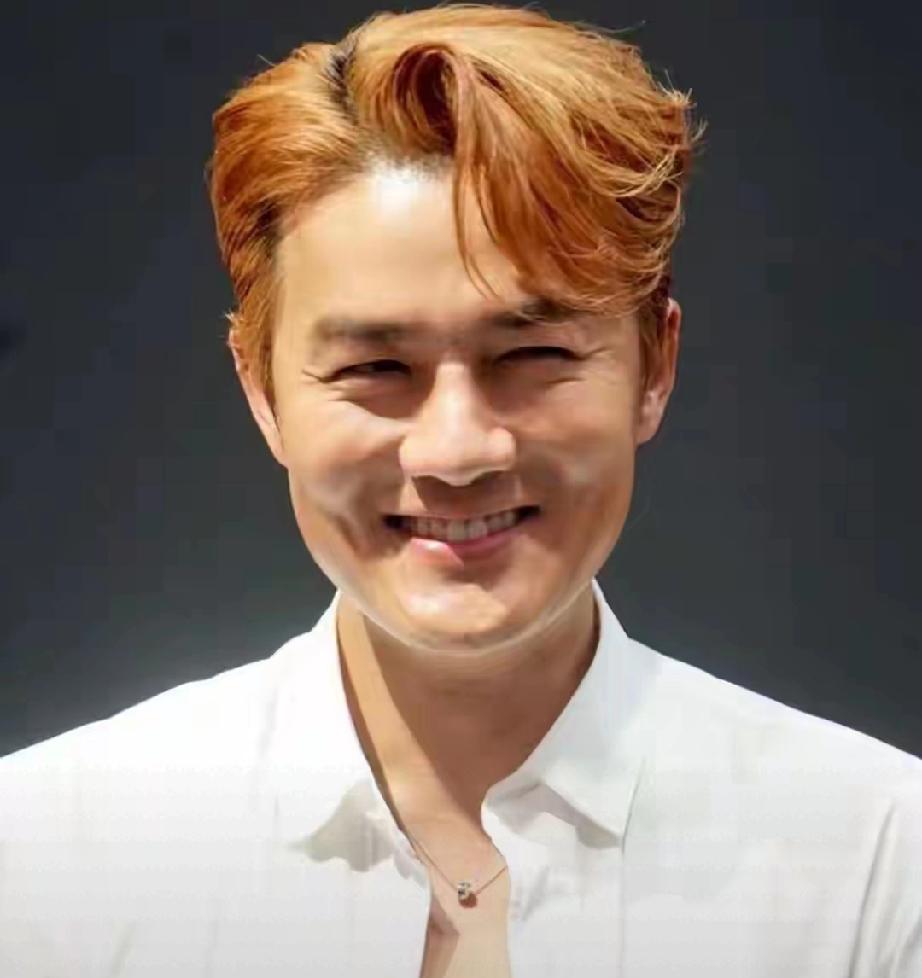 曾放话超周杰伦，痛失挚爱后变“街溜子”，如今直播卖菜却让人破防
 
     曾