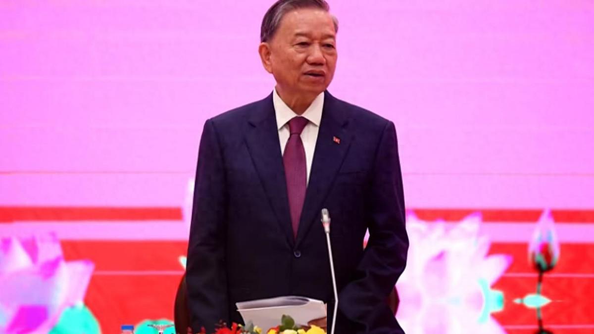 如果平时总是不按套路出牌的大佬，突然规规矩矩给你发了一条贺喜短信，你是觉得受宠若