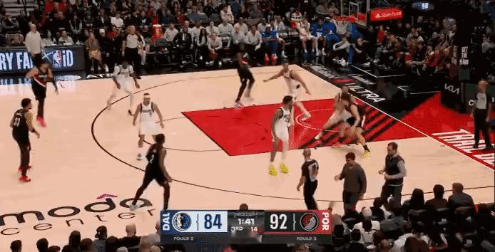 杨瀚森单打失败。