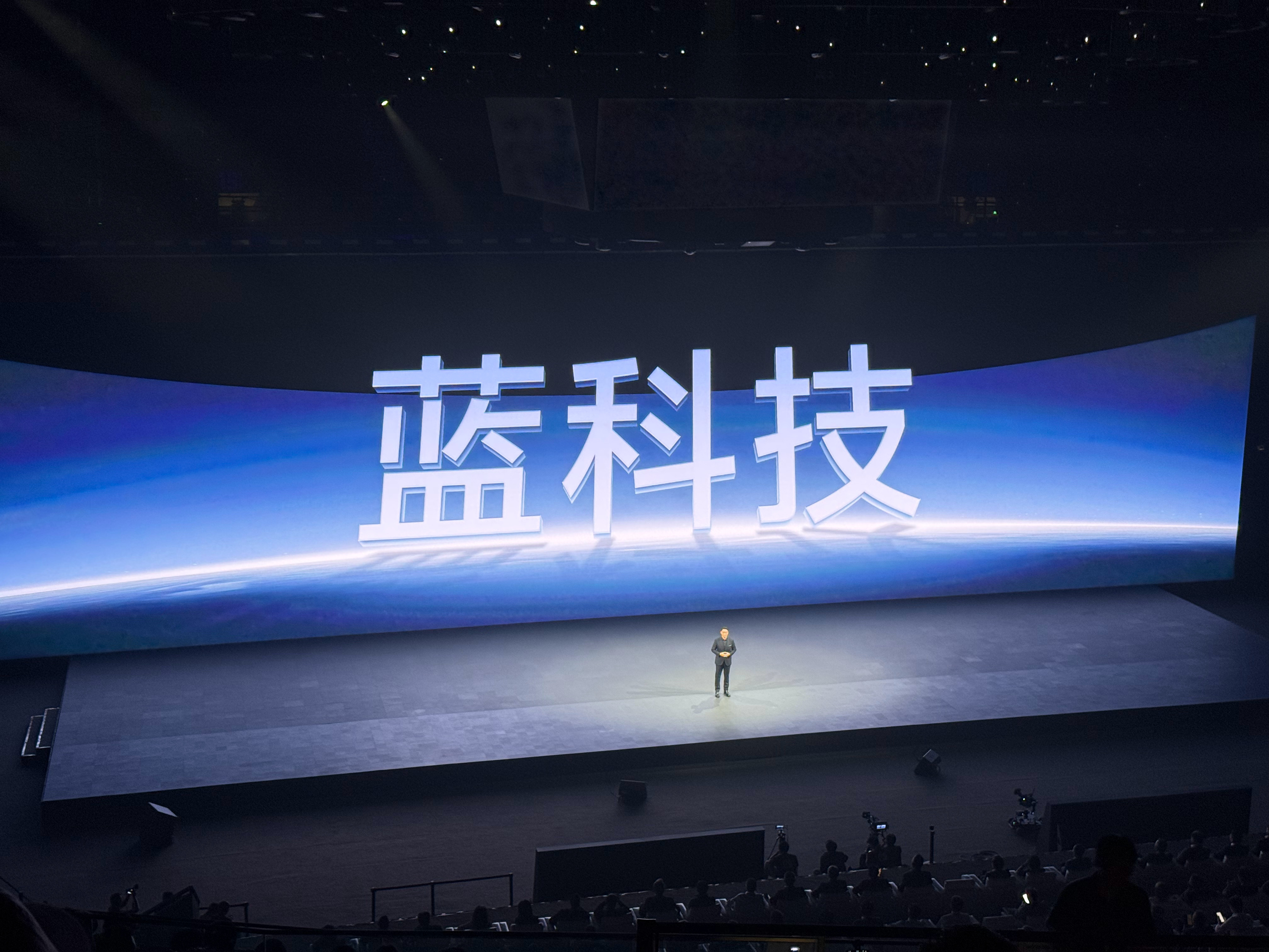 为何厂商还在死磕系统流畅因为系统流畅度真的很重要，单拉满硬件配置肯定是不够的，一