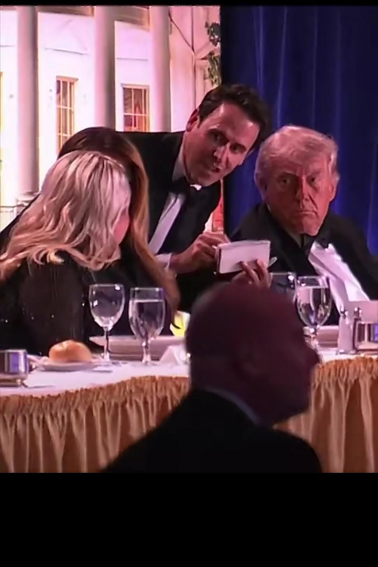 大家在吃白宫枪击事件的瓜，然后话风已经悄悄转移到这位叫姜伟嘉女士的身上了。她太具