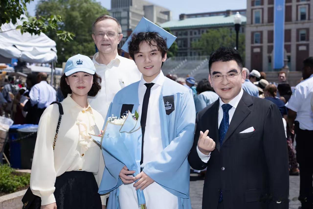陈光标发文祝贺儿子哥大毕业，送三句话尽显老父亲的情怀
近日，中国首善 陈光标的儿