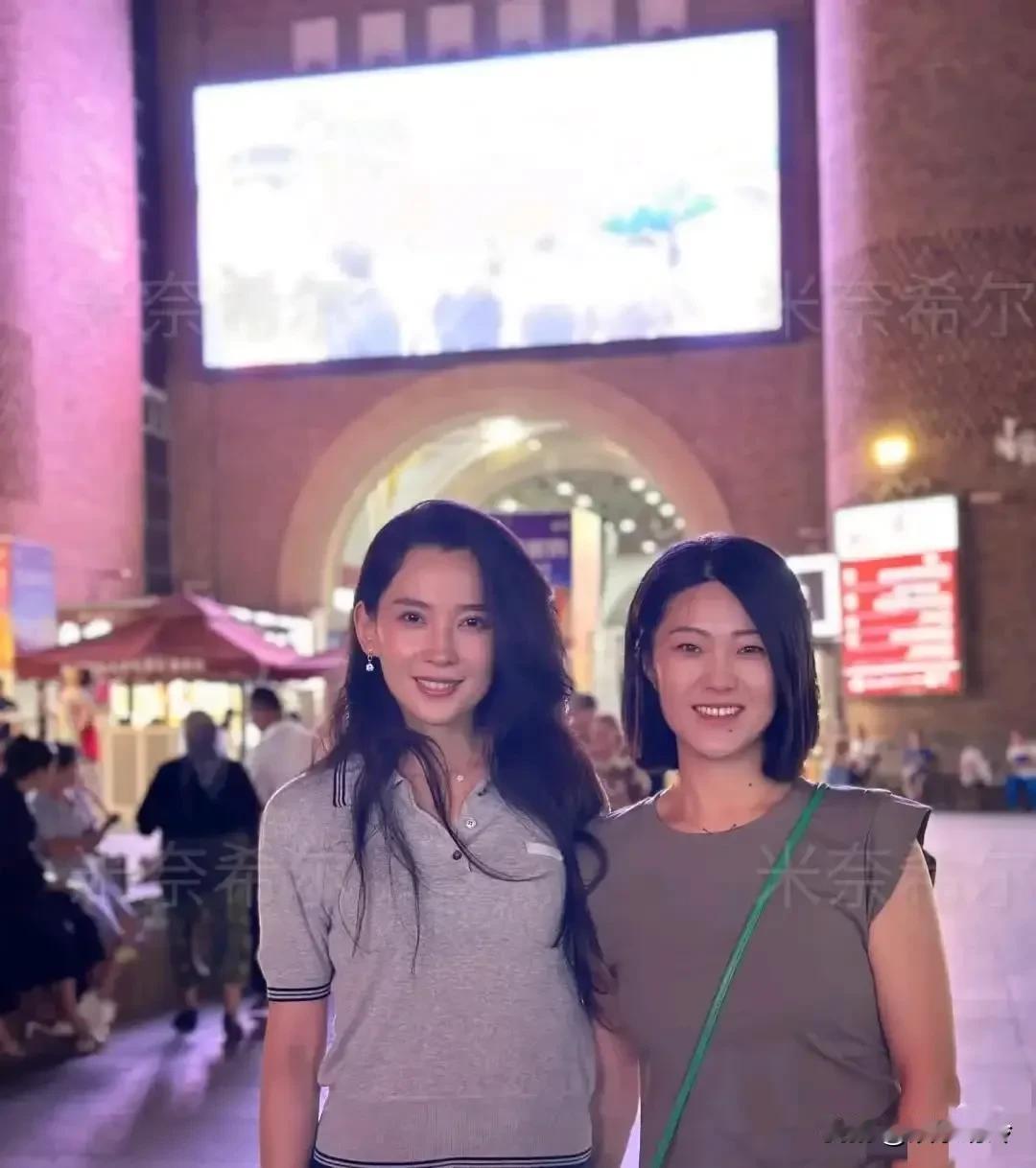 森林北真人很漂亮，颜值超过绝大多数女星，娱乐圈素颜比她明显好看的也不多，汪峰别的