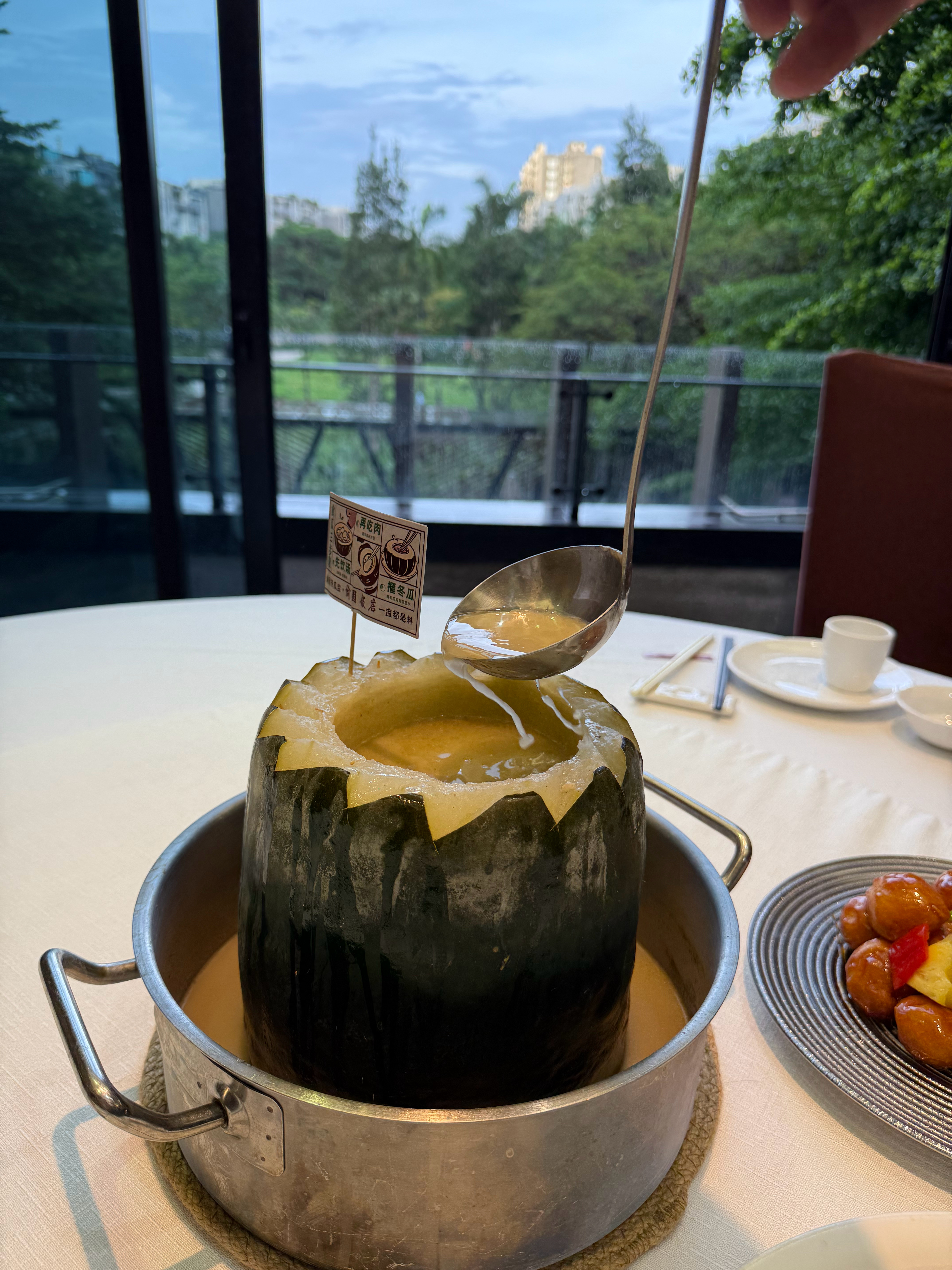 这个天气，老广最爱……就是它。今天发现了这个宝藏餐厅，环境好，出品正宗，总厨帅气