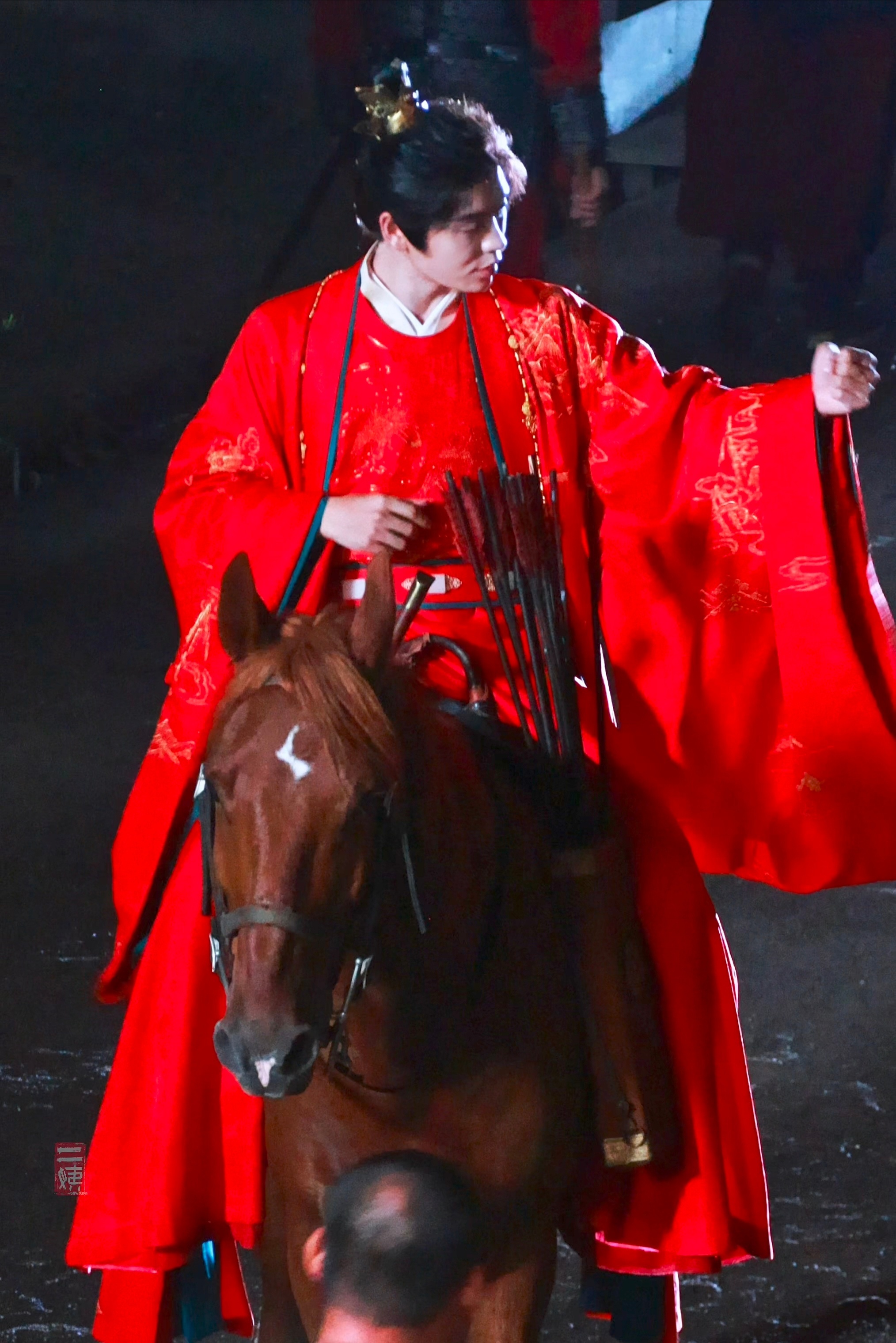 肖宇梁xyl肖宇梁沈赋言 xyl肖宇梁今日宜和离 一袭红衣骑马 鲜衣怒马少年郎具