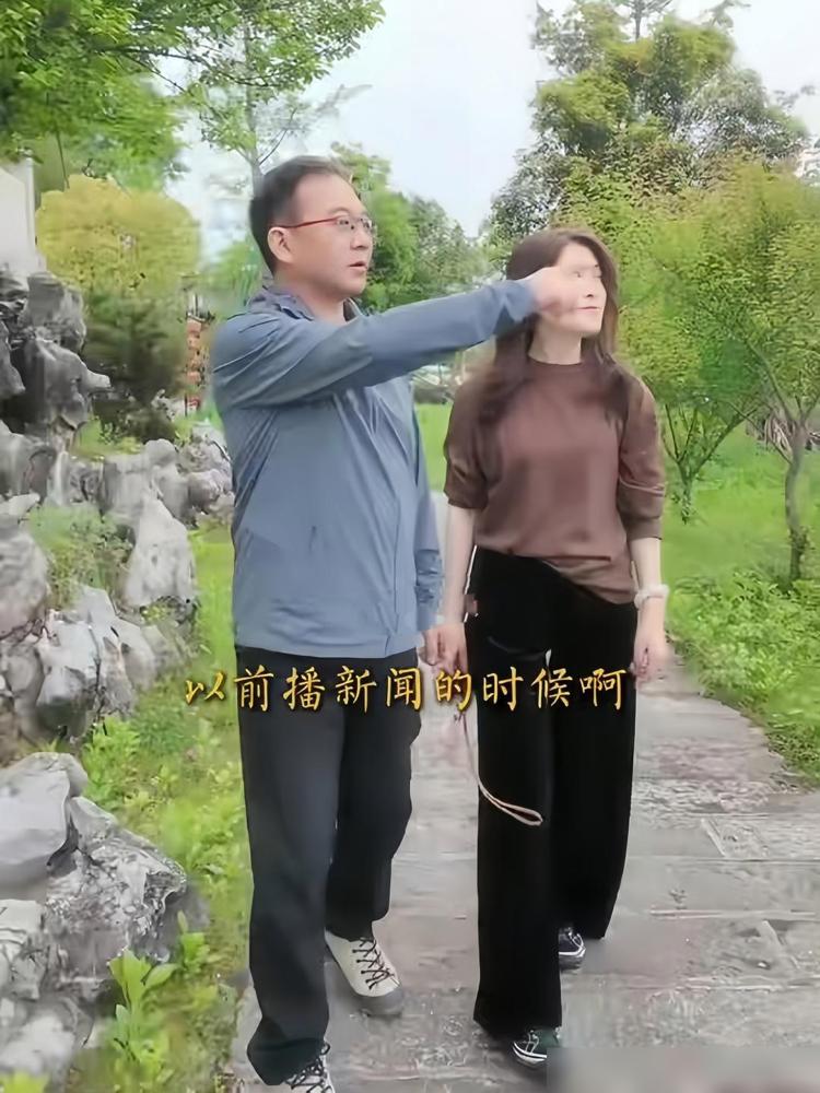 从国脸主播到阶下囚，再到直播卖酒，郎永淳这十年你根本想不到。
你以为他离开新闻