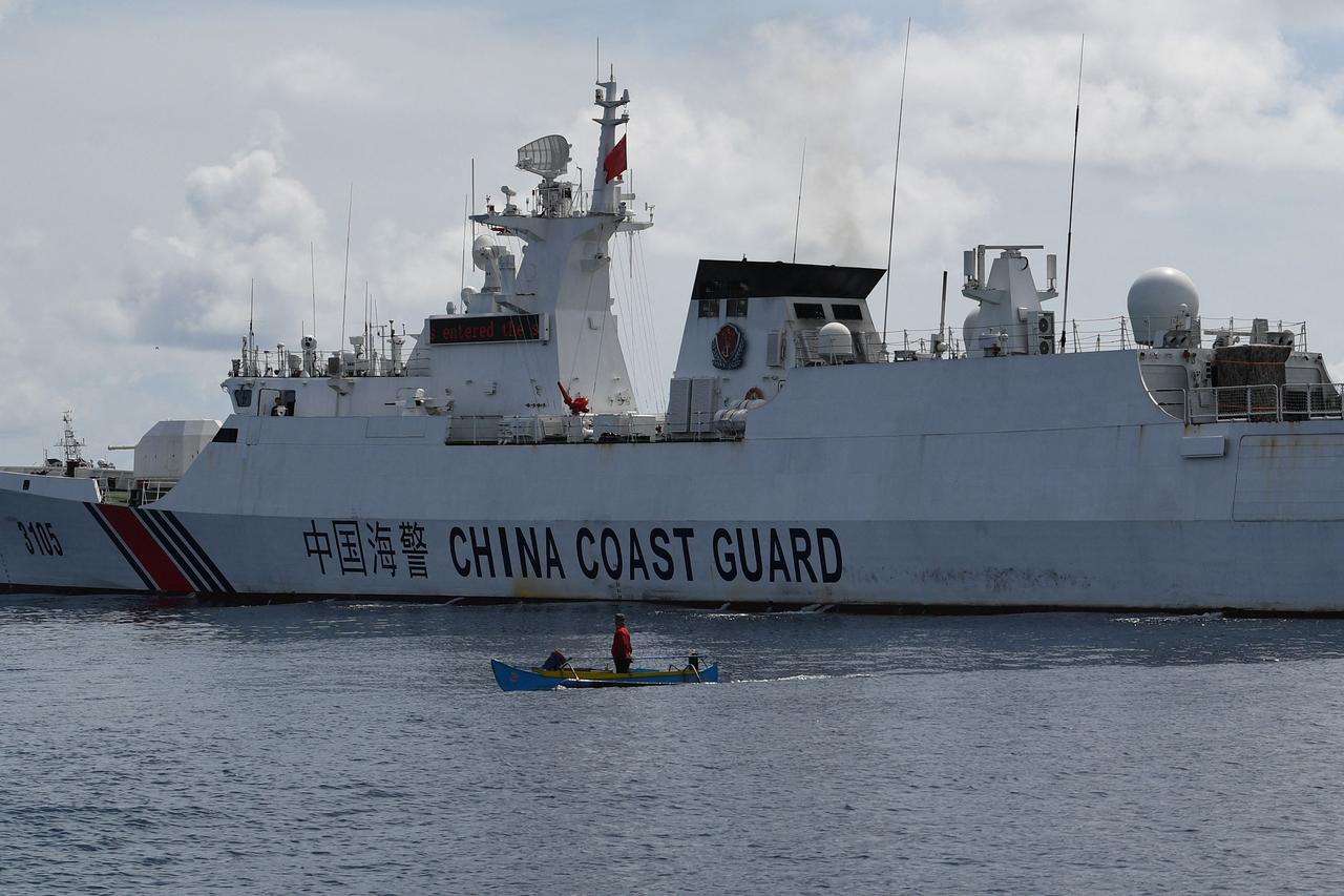 中国连续四天锁死黄岩岛，菲律宾媒体破大防：跟中国对抗太蠢了！

南海这几天的浪头