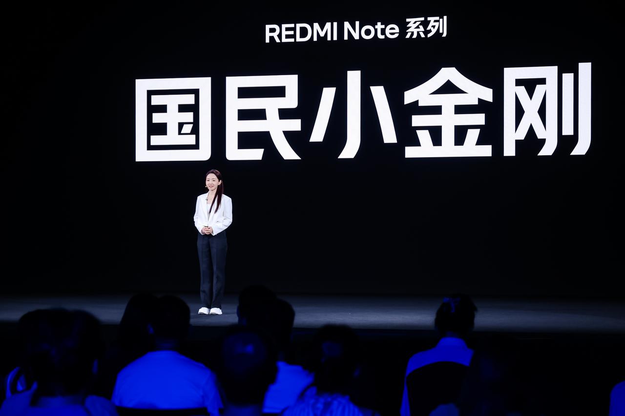 Note 17 Pro 价格公布，国补后1359起
3 米抗摔认证，康宁®大猩猩
