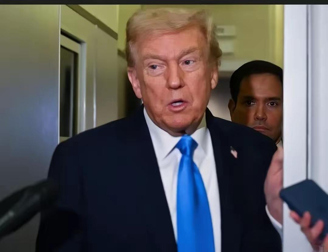 乌克兰即将核爆? 特朗普称局势乱作一团。

​说：“我们的人现在正在俄罗斯，看看