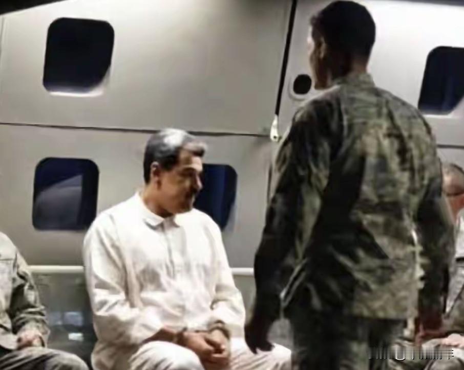 马杜罗被抓的背后不简单
原来，从2025年8月开始
美国就在委内瑞拉部署了秘密部