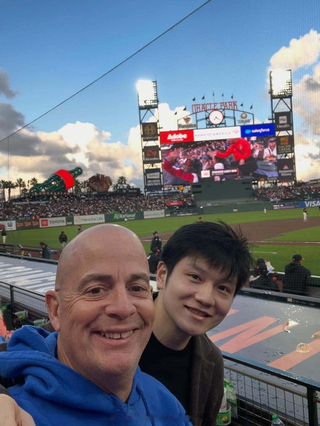 樊振东 🏓【20260422】【合影】