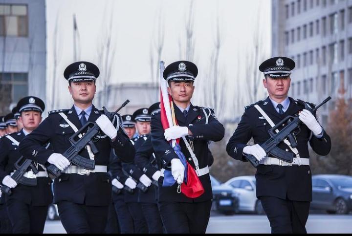 2025式人民警察制式服装正式列装，这不仅是服装的一次升级，更是人民警察战斗力的