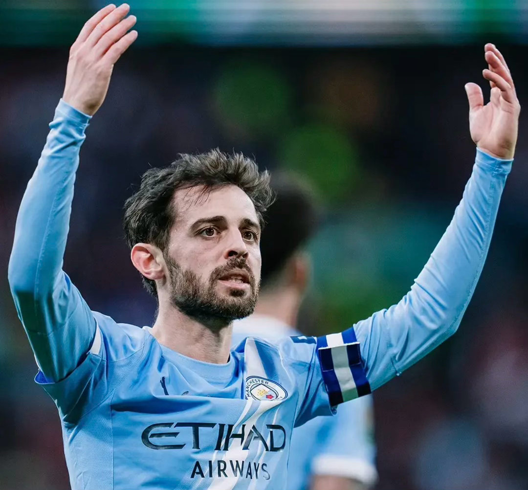 官方：B席将于赛季结束后离开曼城，结束9年蓝月生涯足球曼联 北京时间4月16日，