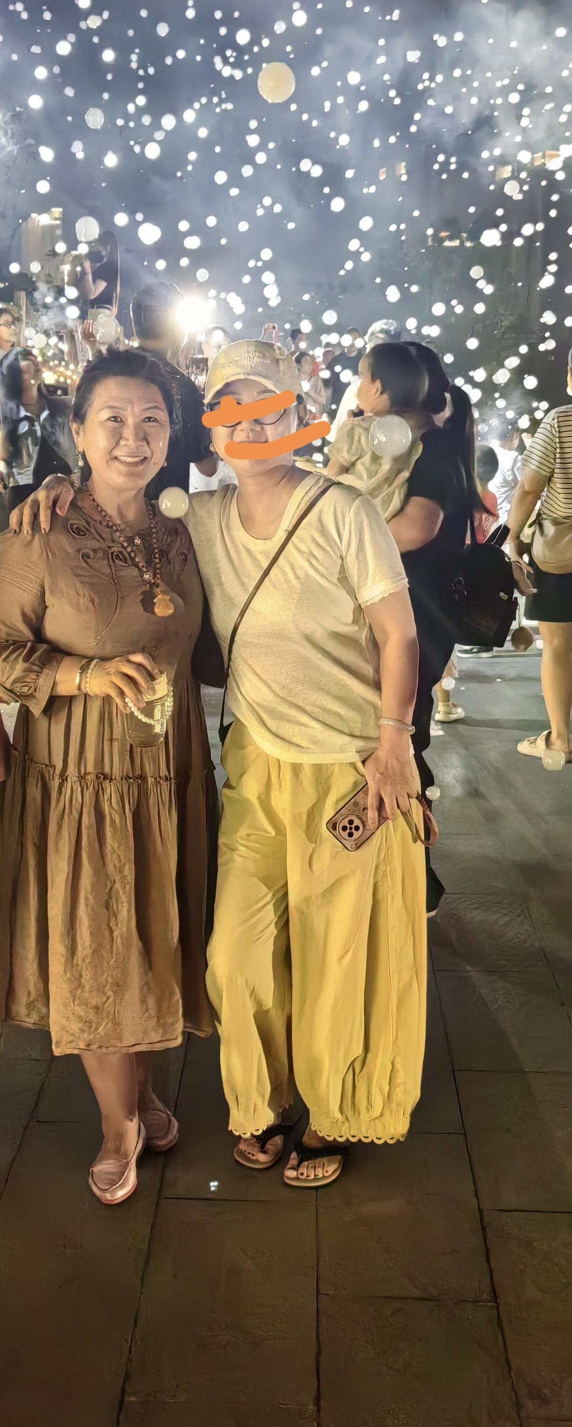 三十年后再聚首
世界满目沧桑，总有人来修修补补，三十年前无意救下煤气中毒的美女，
