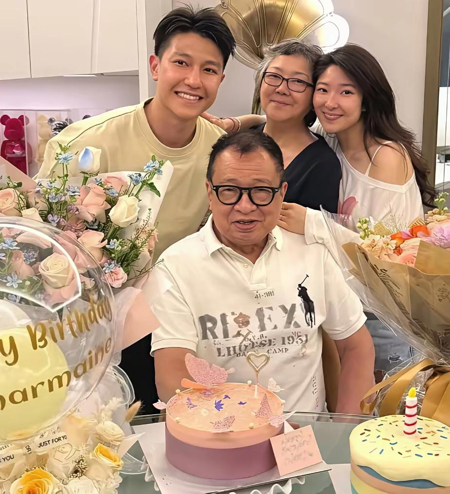 许绍雄欢喜哥走了，
最伤心的不是他的老婆，
也不是他的女儿，
而是他的继子！
​