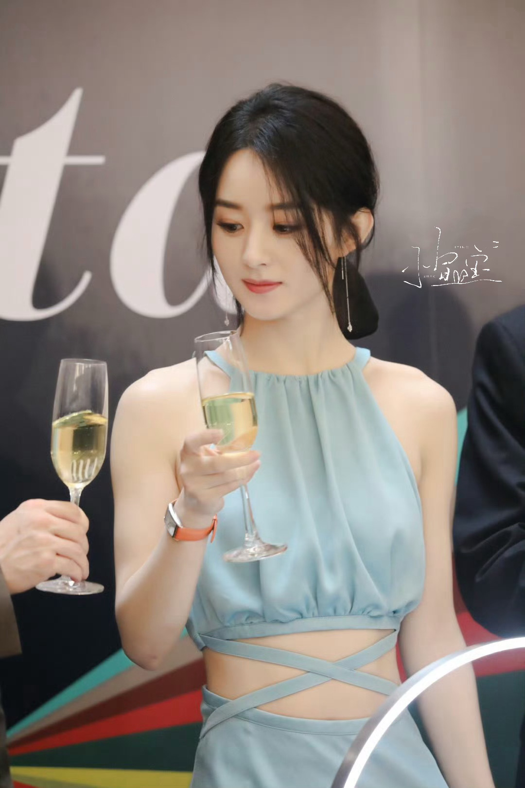 赵丽颖电影澎湖海战 zly赵丽颖黄和娘“冬日的玫瑰在雪地里盛放，你终究会走向阳光