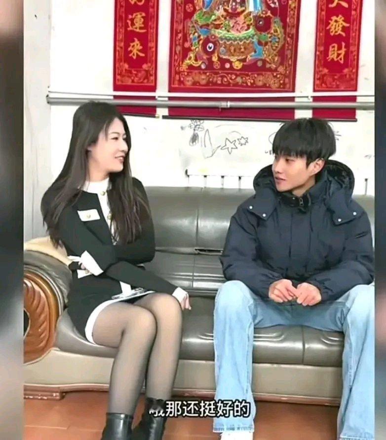 春节相亲，总是充满各种奇缘。这不，有个“模特男”和“同行女”凑到一块儿了，还整出