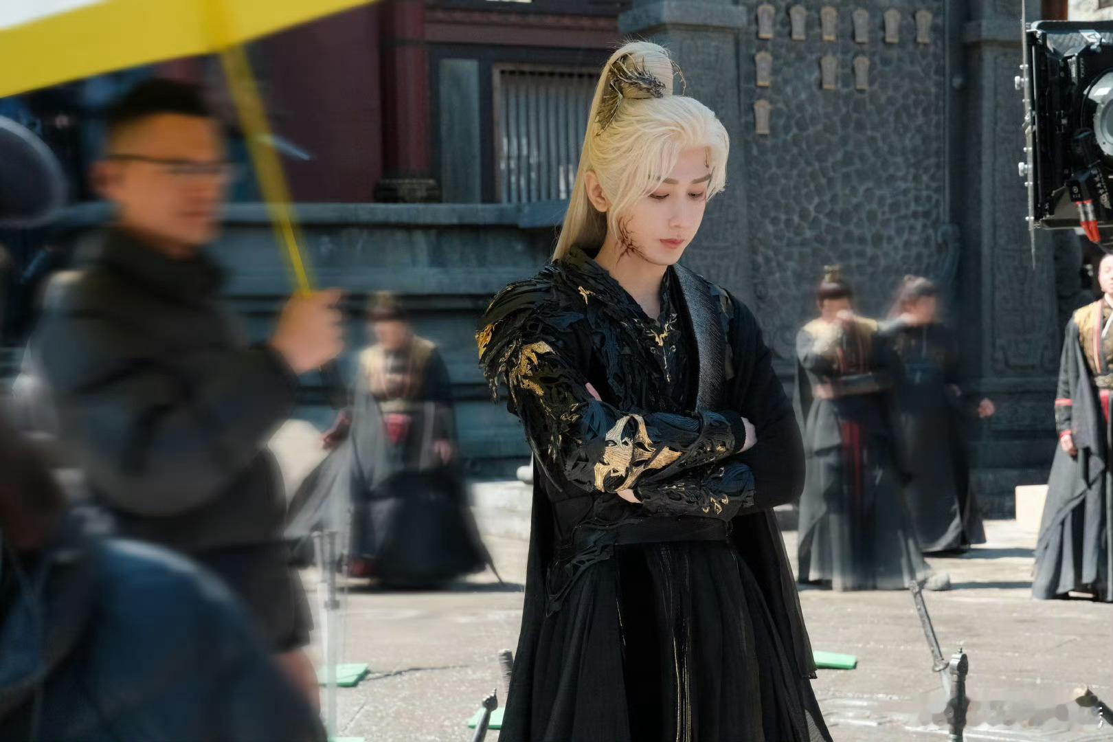 王权富贵被万剑穿心🆘看的太心痛了~难得一见的拥有剑心的天才为了出去被万箭穿心[