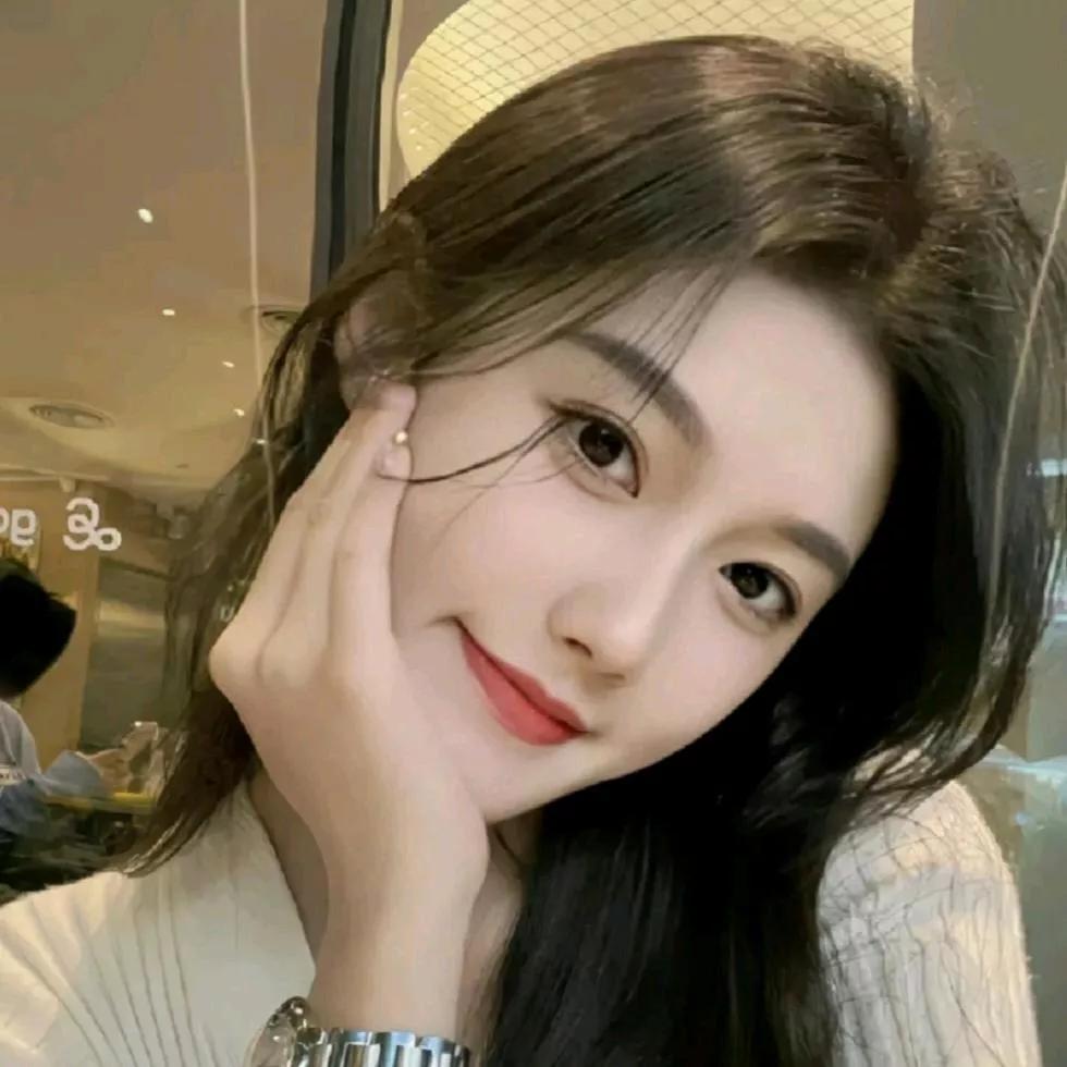 温柔微笑，气质如兰，今日穿搭分享温柔大方的穿搭 温柔显气质穿搭 甜美气质风穿搭 