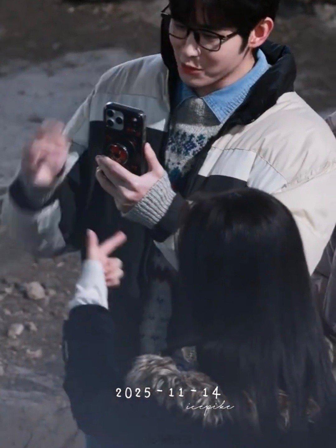 啊呀，要被田嘉瑞萌化了啊，就是说谁能想到丞磊和田嘉瑞居然这么甜，田嘉瑞问丞磊想没