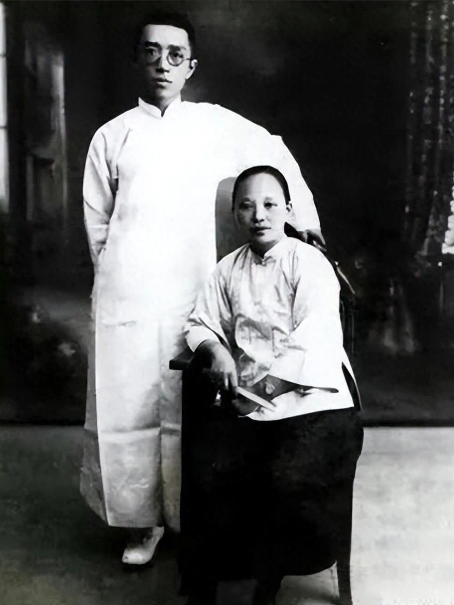 1934年的一天，胡适的妻子江冬秀听说了一件事后，气得牌也不打了，跑去将北大教 ...
