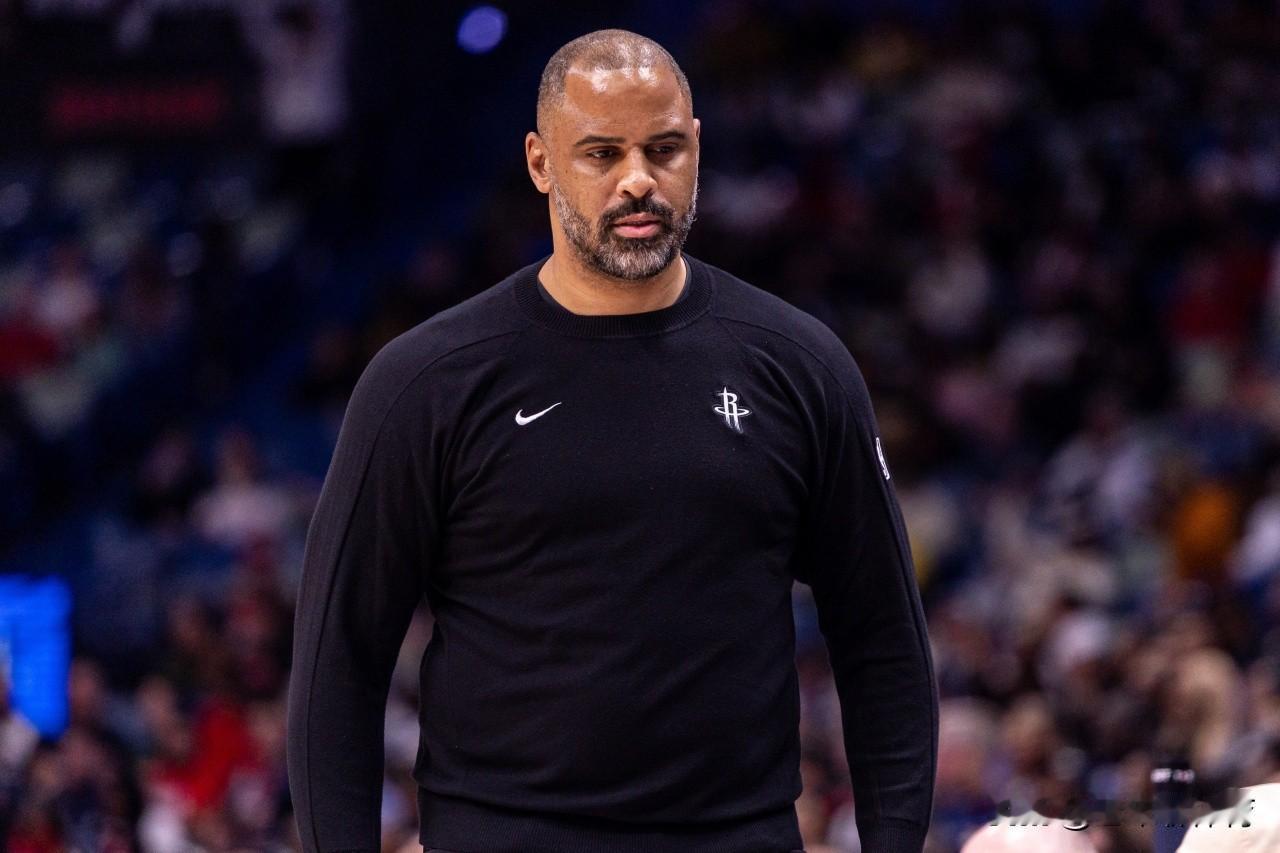 虽然火箭赢球了，乌杜卡却高兴不起来！
今天火箭队虽然赢下了鹈鹕队，取得了两连胜，