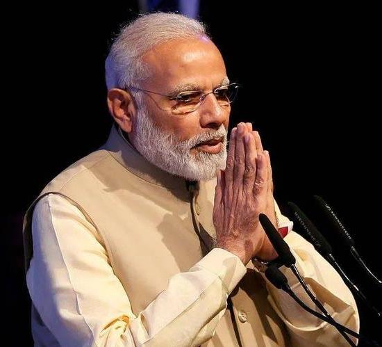 真有意思，莫迪购买俄罗斯的石油，特朗普发通行证。由于霍尔木兹海峡被伊朗封锁，印度