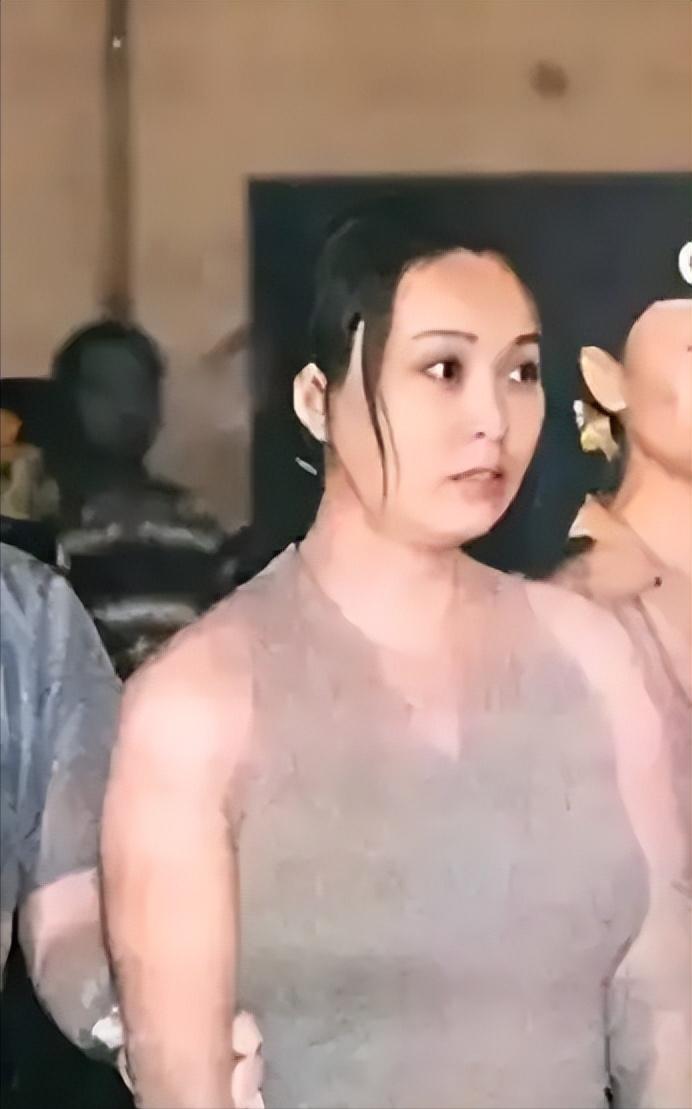 “3个月疯狂接客600人，狂赚1000多万。”1999年，警方捣毁了位于北京亚运