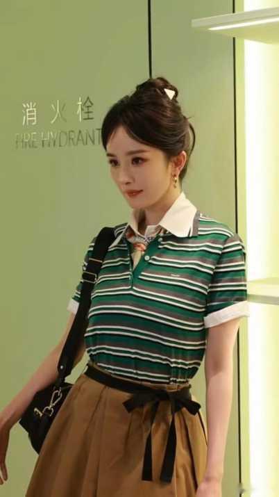 杨幂最新线下活动生图，什么水平？ 
