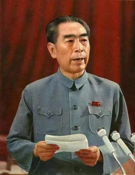 1975年，躺在病床上的周总理，对妻子邓颖超说：“小超，咱们没有后代，我走后不要