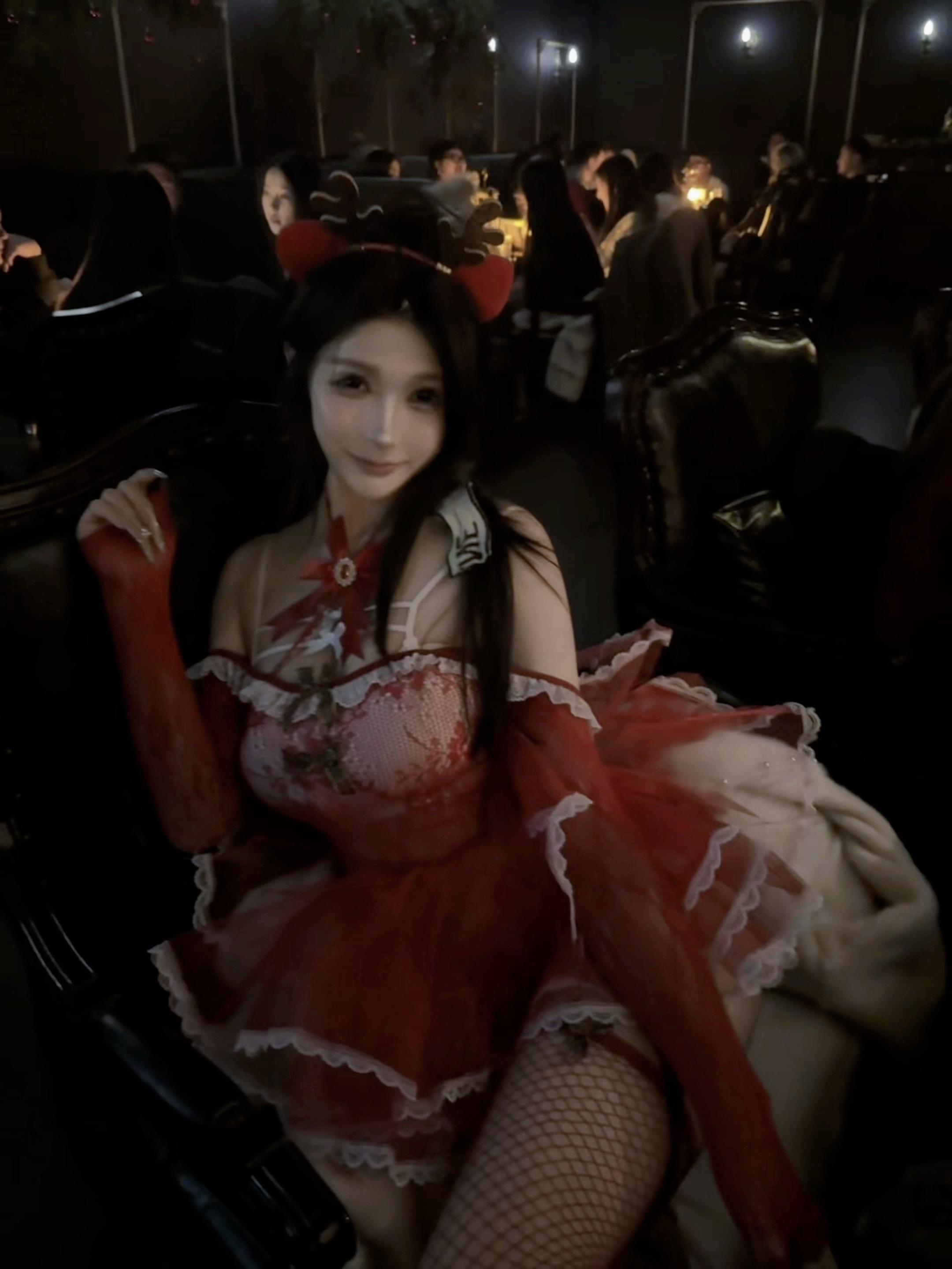 你最忙咯 把我挤到角落里