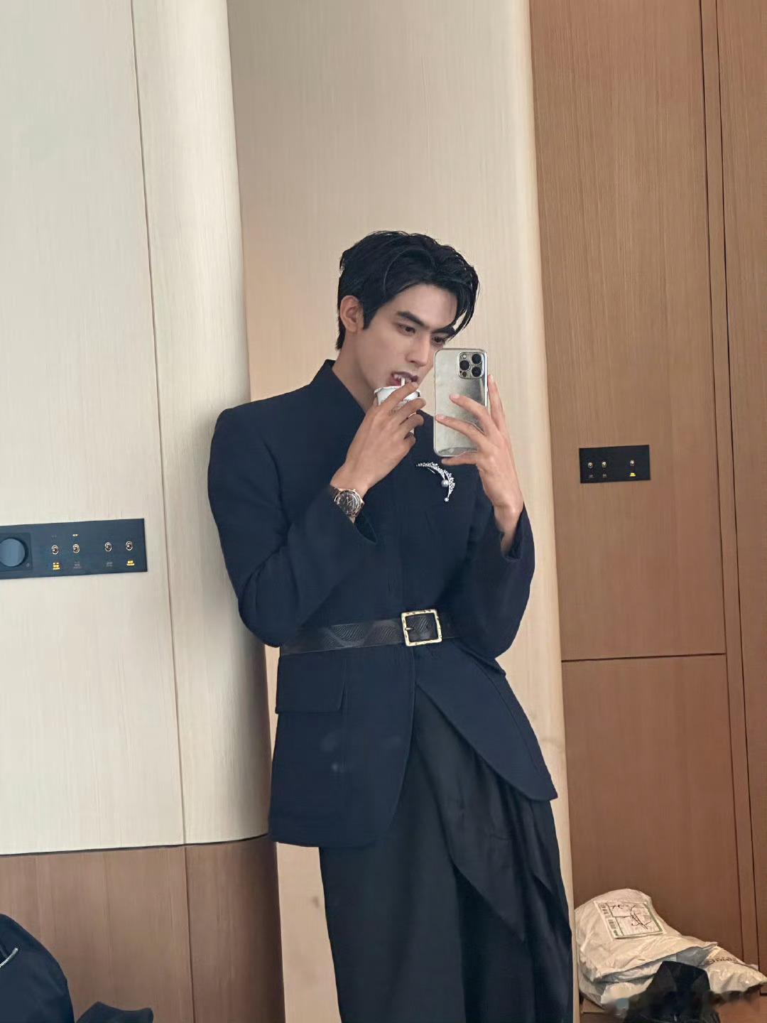 宋威龙体脂率只有6.9宋威龙已经有了一张脸，居然还自律的一直卷身材，体脂率低到6