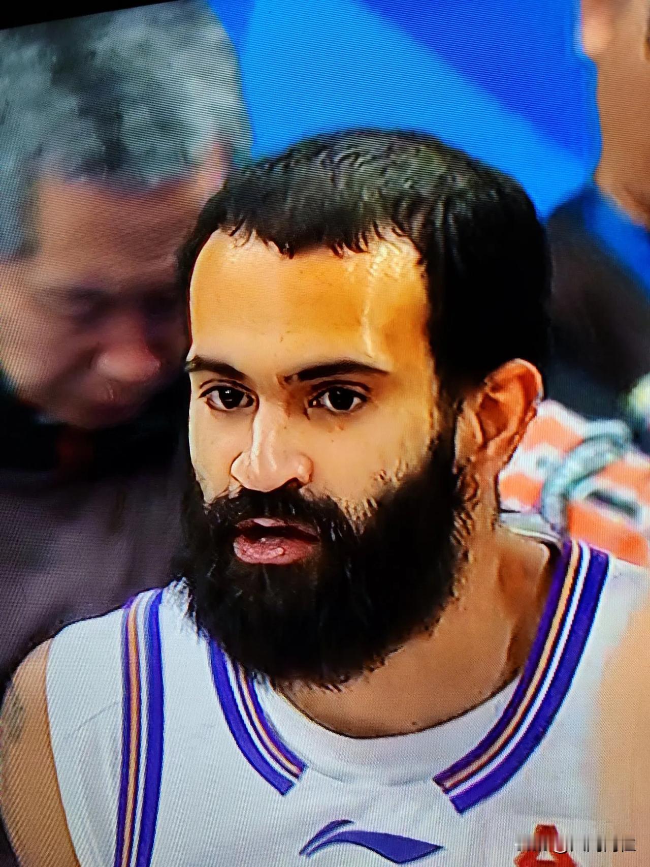 北京德比想不到小弟赢了大哥，张庆鹏总算腰板硬了一回，北控打北汽这么来劲，把球迷观