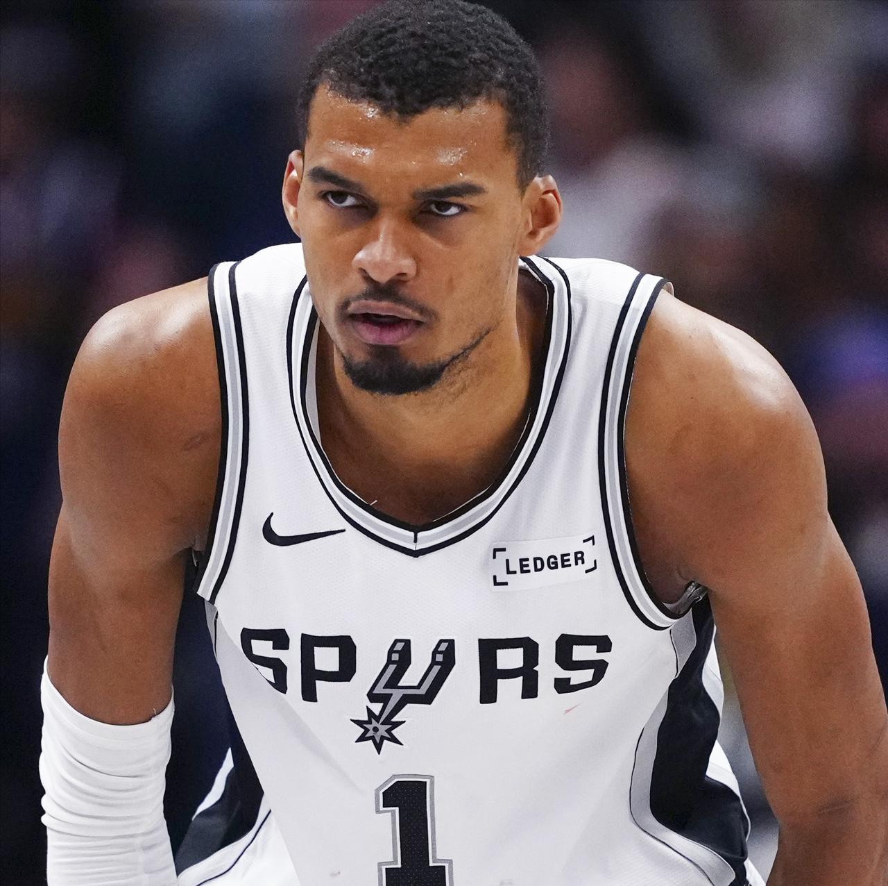 季后赛“首秀”得分榜前10：
1、东契奇——42分
2、约翰·威廉森——38分