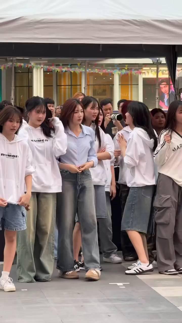 one，two，three。