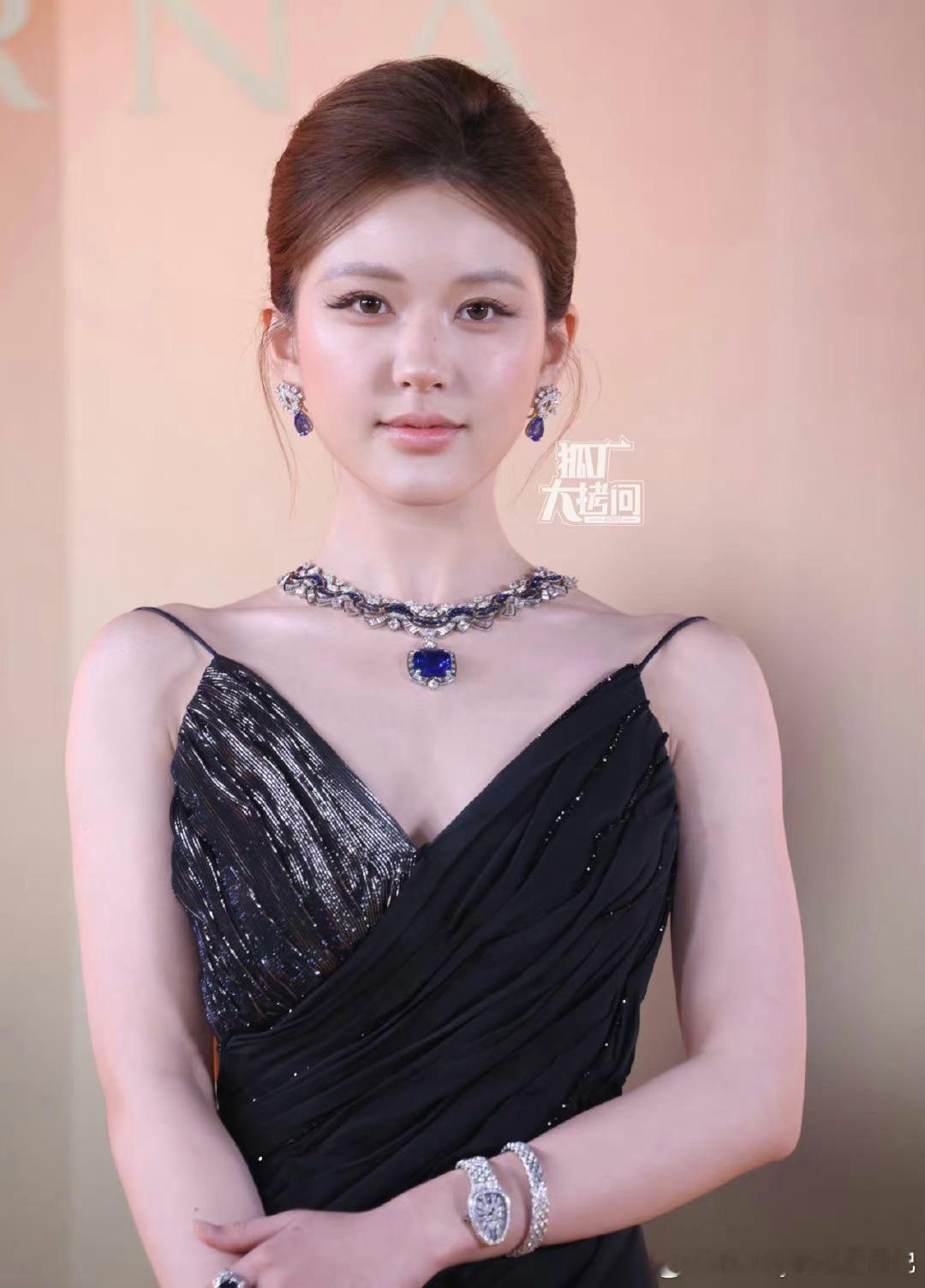 #赵露思宝格丽两年前vs现在# 赵露思宝格丽活动两年前vs两年后，你觉得赵露思 