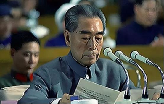 1976年，周总理去世后，遗体直接被送拉去了医院，身边的人发现不对劲后，立即上报