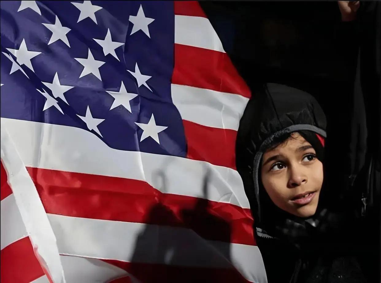 万万没想到，等来的不是高市的道歉，而是特朗普宣布：“永远不允许第三世界国家的公民