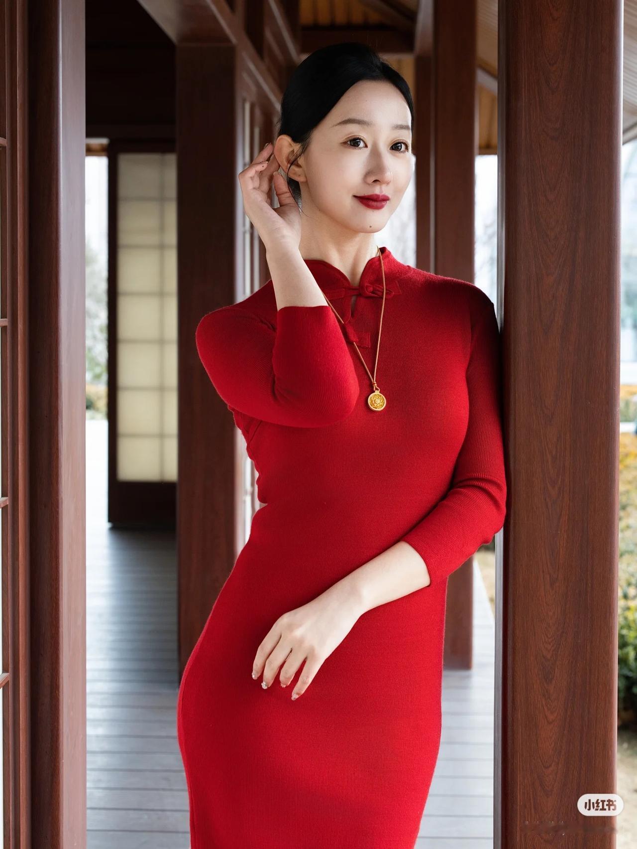 优雅与性感，你会怎么选美女旗袍穿搭写真